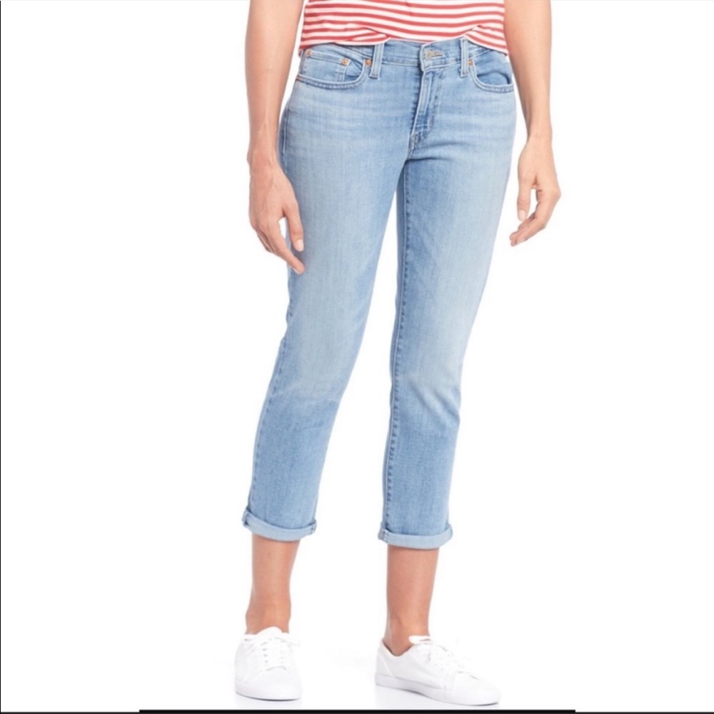 Levi’s Cuffed Light Wash Cropped Jeans